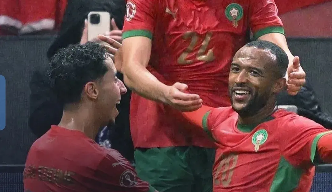 Marruecos abre la Copa de África con triunfo 2-0 ante Comoras