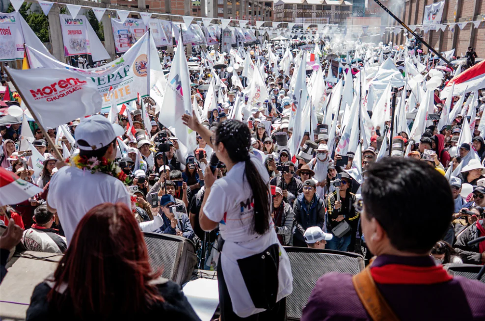 Morena anuncia acciones constitucionales contra el TSE tras inhabilitación