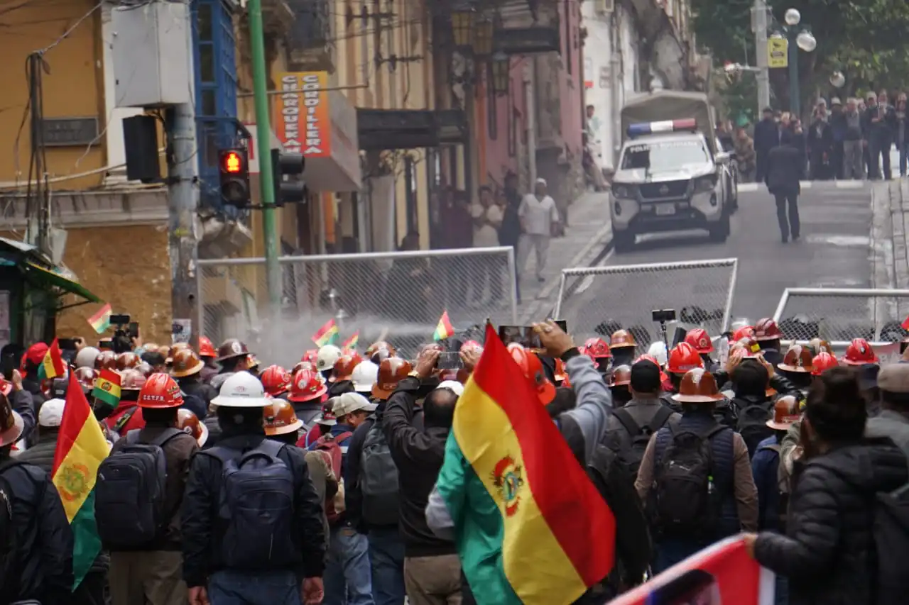 DS 5503: Defensoría monitorea heridos y bloqueos por movilizaciones