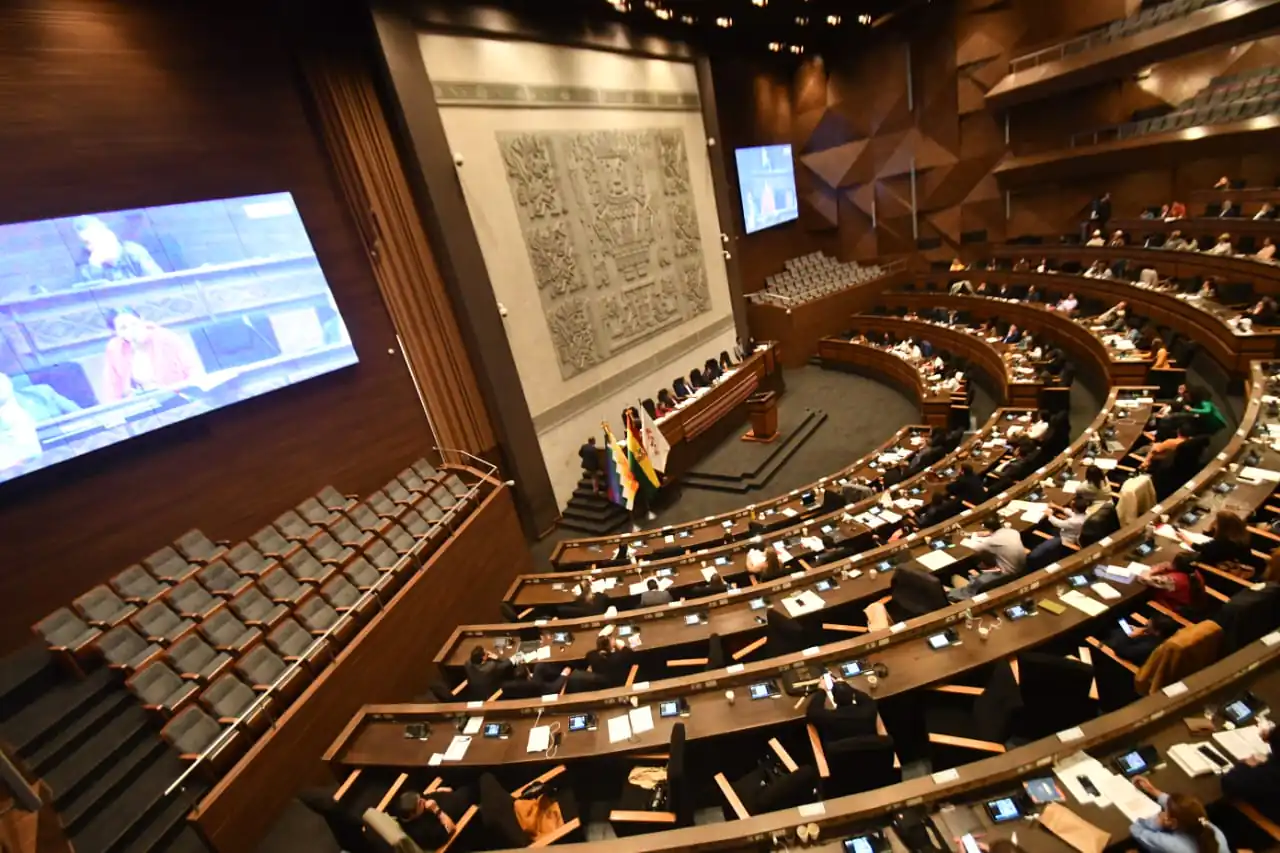 Vocales del TSE terminan su mandato y la Asamblea a sus sucesores