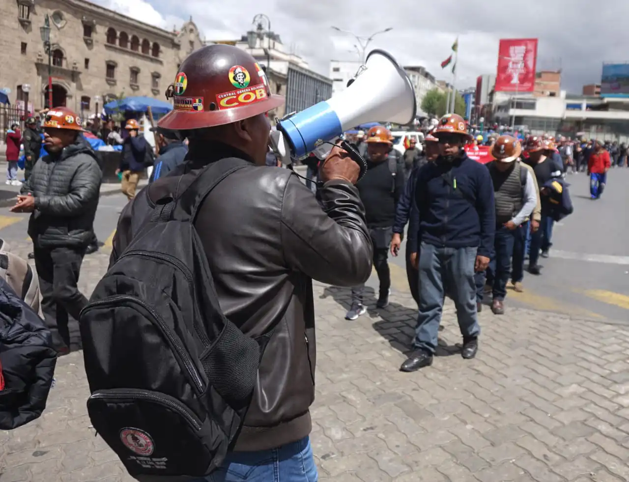 Detención domiciliaria para mineros que portaban dinero en la marcha