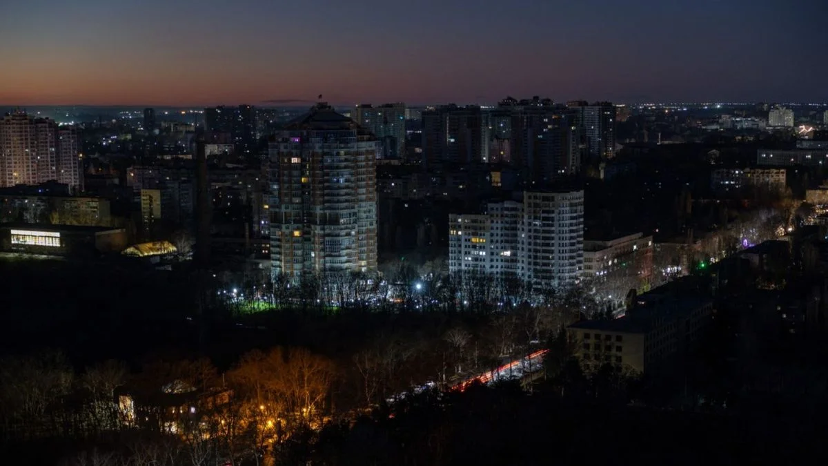 Rusia lanza tres misiles y 51 drones en ataque nocturno; Ucrania neutraliza 31, según autoridades