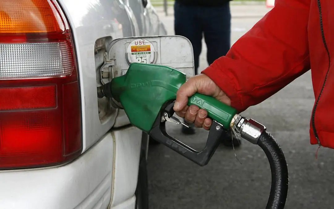 Bolivia mantiene uno de los precios de gasolina más bajos de la región
