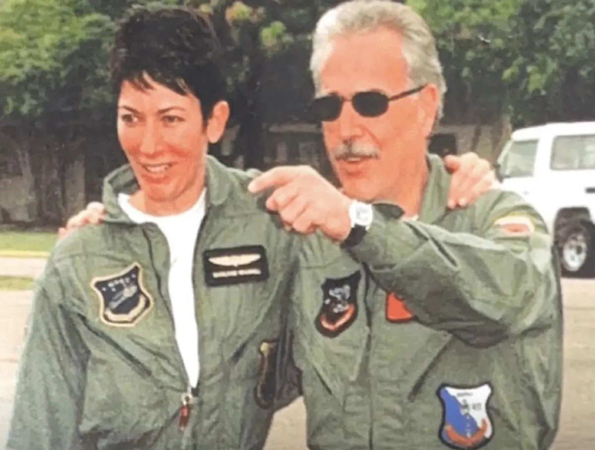 Sale a la luz una fotografía de Pastrana que lo vincula al expediente Epstein 