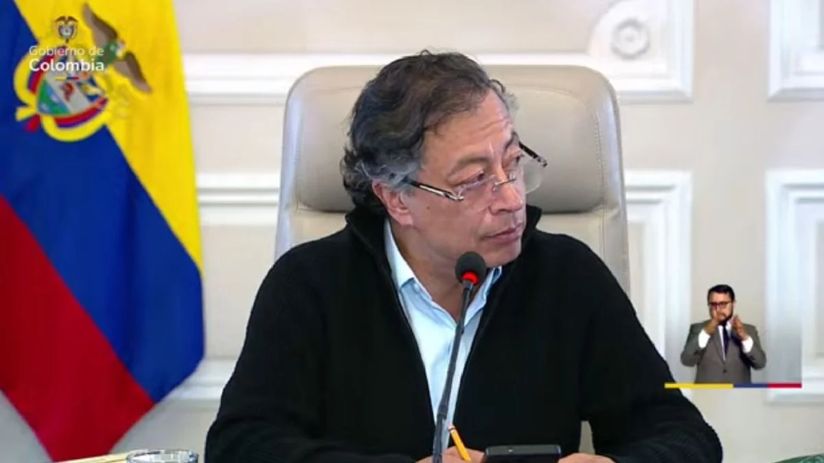 Petro pidió explicaciones a los mandos del Ejército por toma de disidencias en Buenos Aires: podría haber cambios