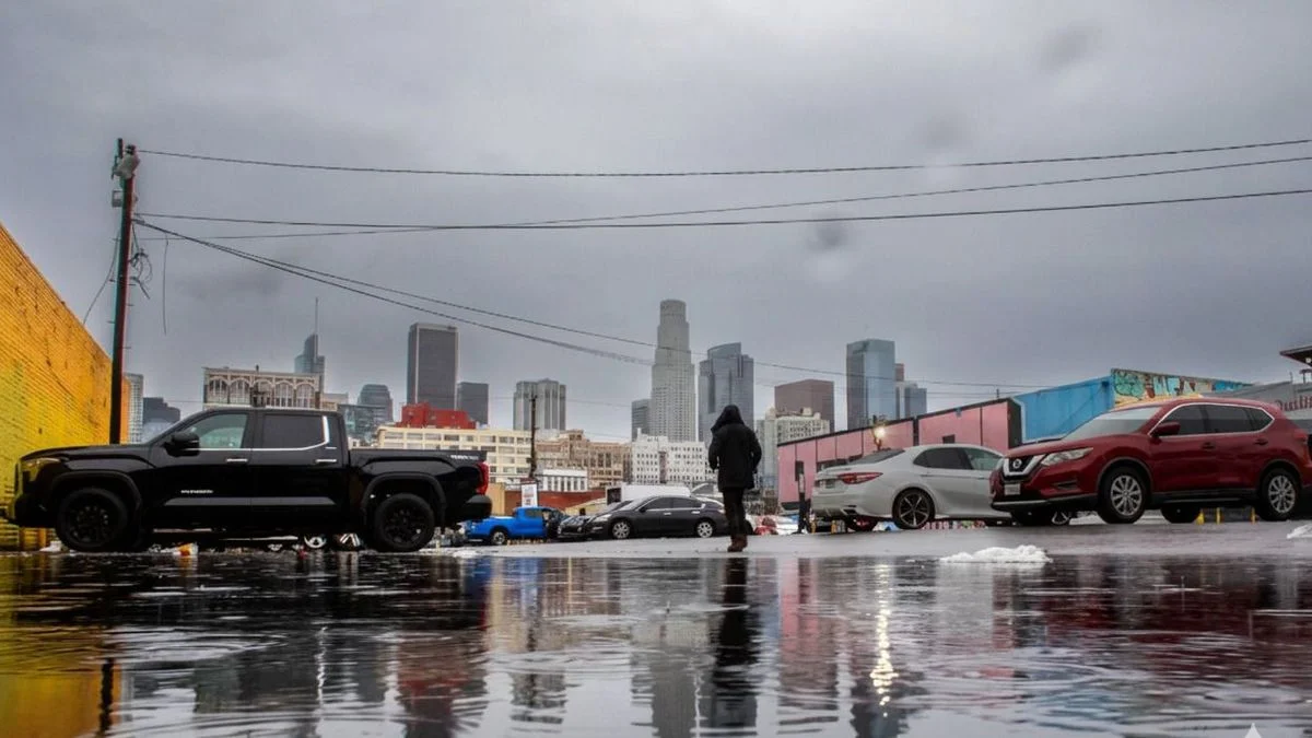 Tormenta navideña activa alertas por inundaciones y deslaves en Los Ángeles, Estados Unidos