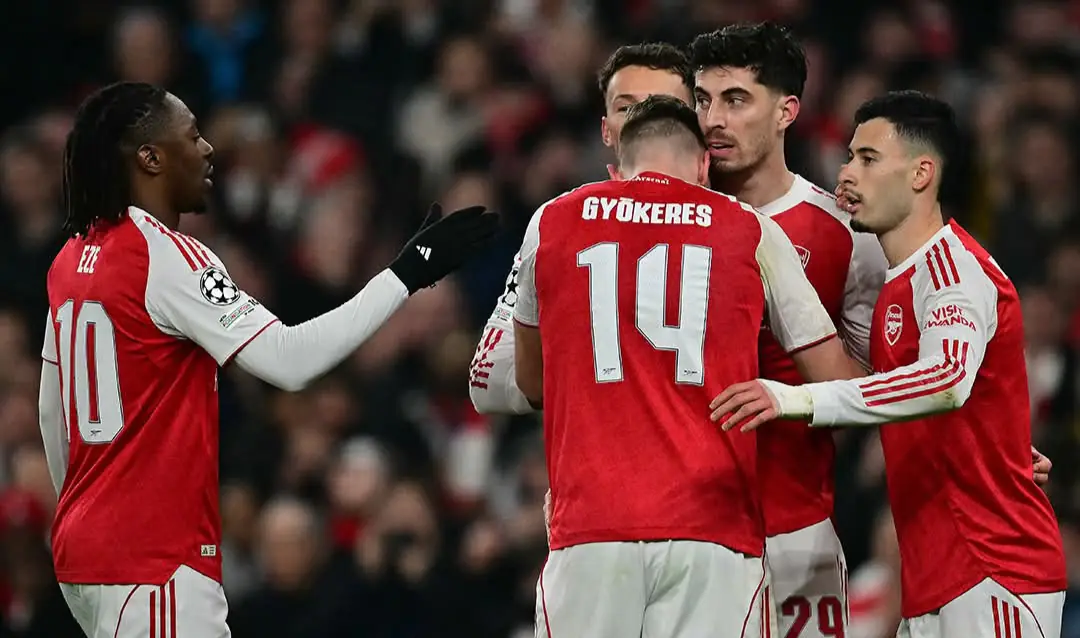 Arsenal acaba líder con pleno de puntos, Bayern segundo