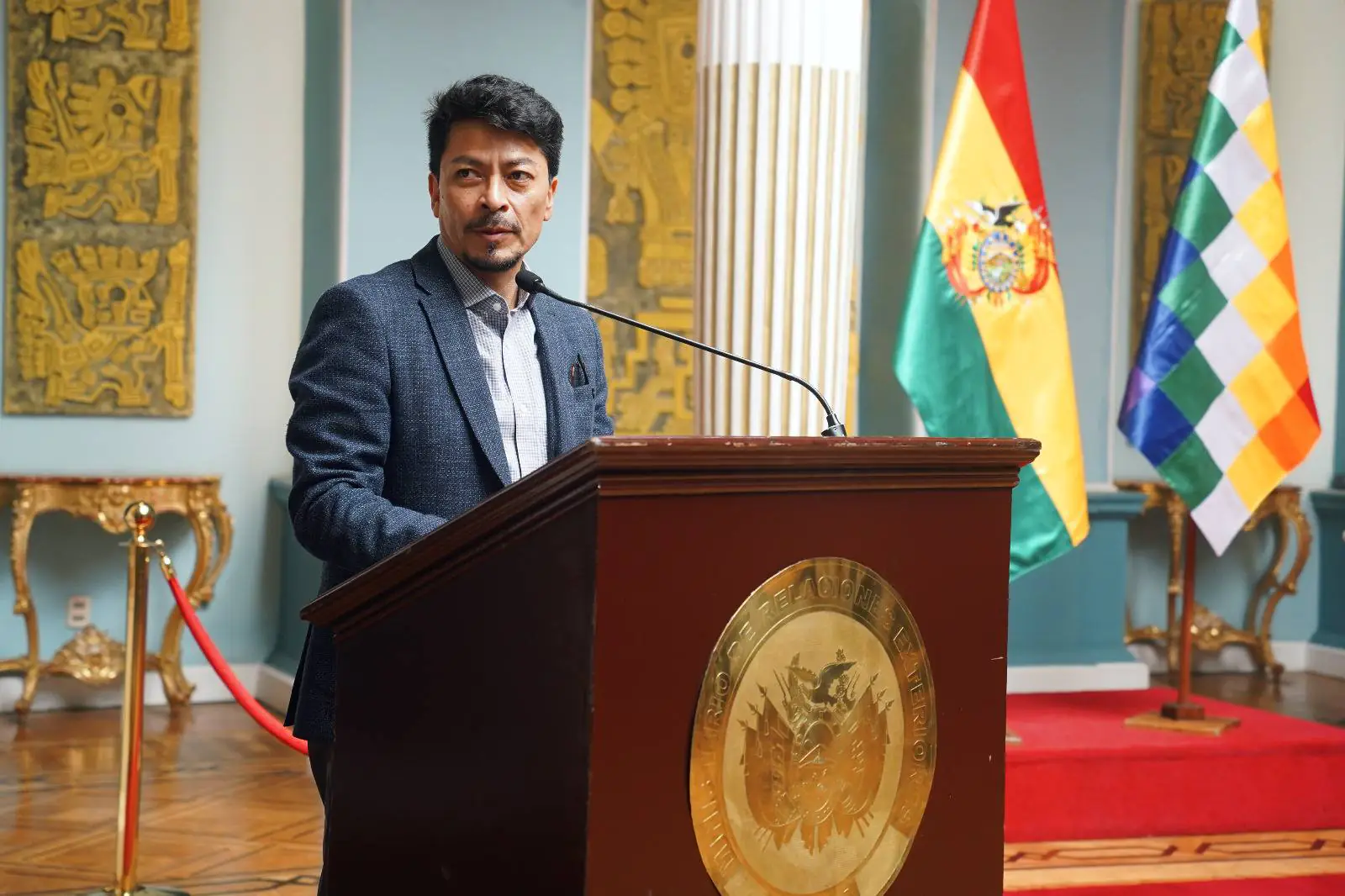 Bolivia controlará ingreso de venezolanos vinculados a Maduro
