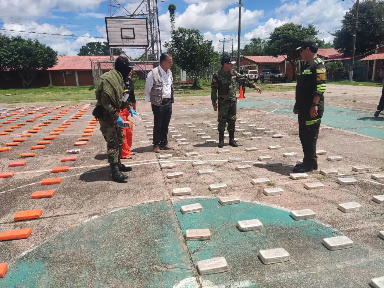 La FELCN incauta más de 600 kilos de cocaína en Beni