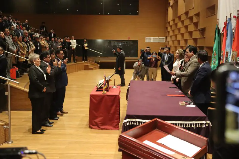 Diputados posesiona a los vocales electorales de Oruro y Potosí