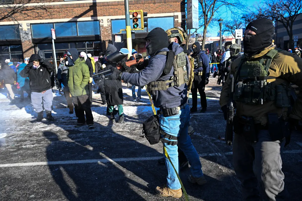 Gobernador de Minnesota denuncia ‘tiroteo’ de agentes del ICE
