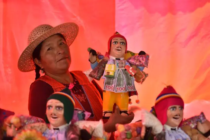 Con una miniferia, arranca la preferia de la Alasita 2026