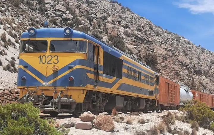 Gobierno proyecta conectar redes ferroviarias oriental y occidental