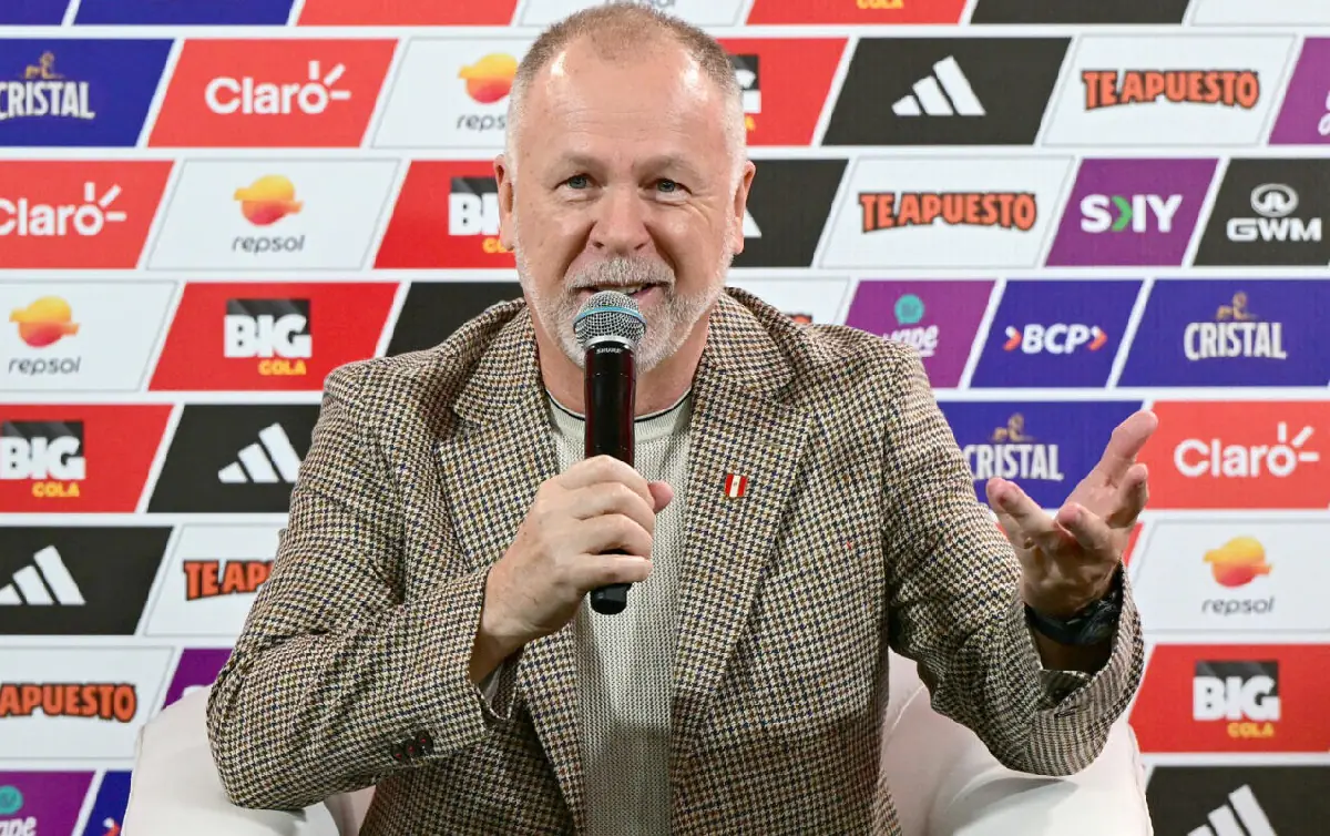 Brasileño Mano Menezes asume como nuevo DT de selección peruana