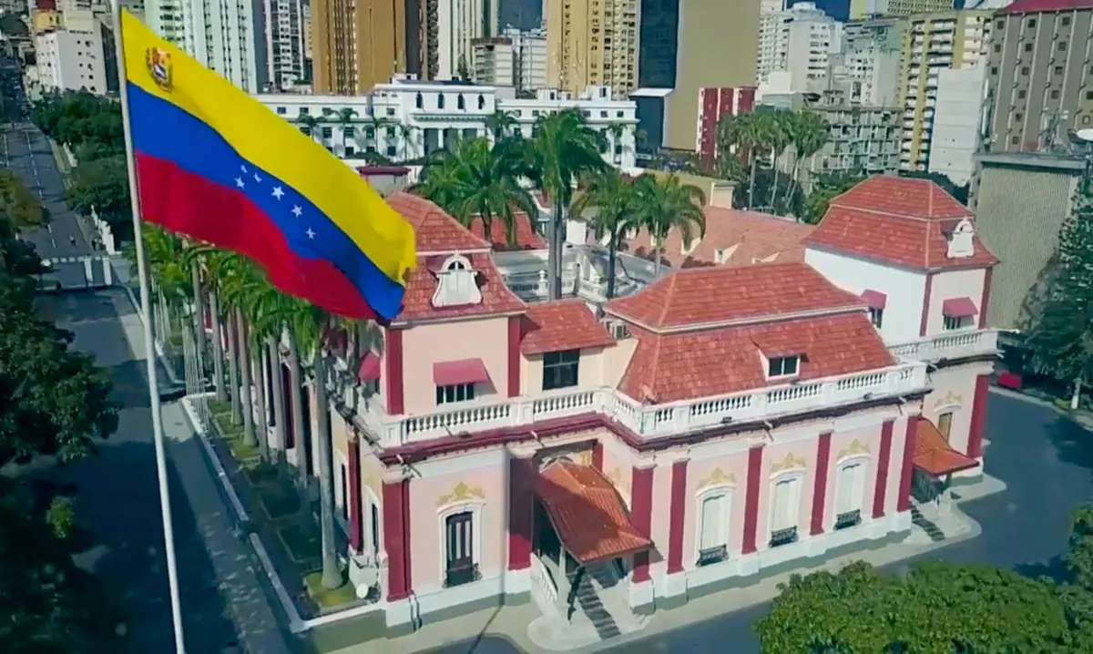 Disparos cerca del palacio presidencial de Venezuela, situación bajo control