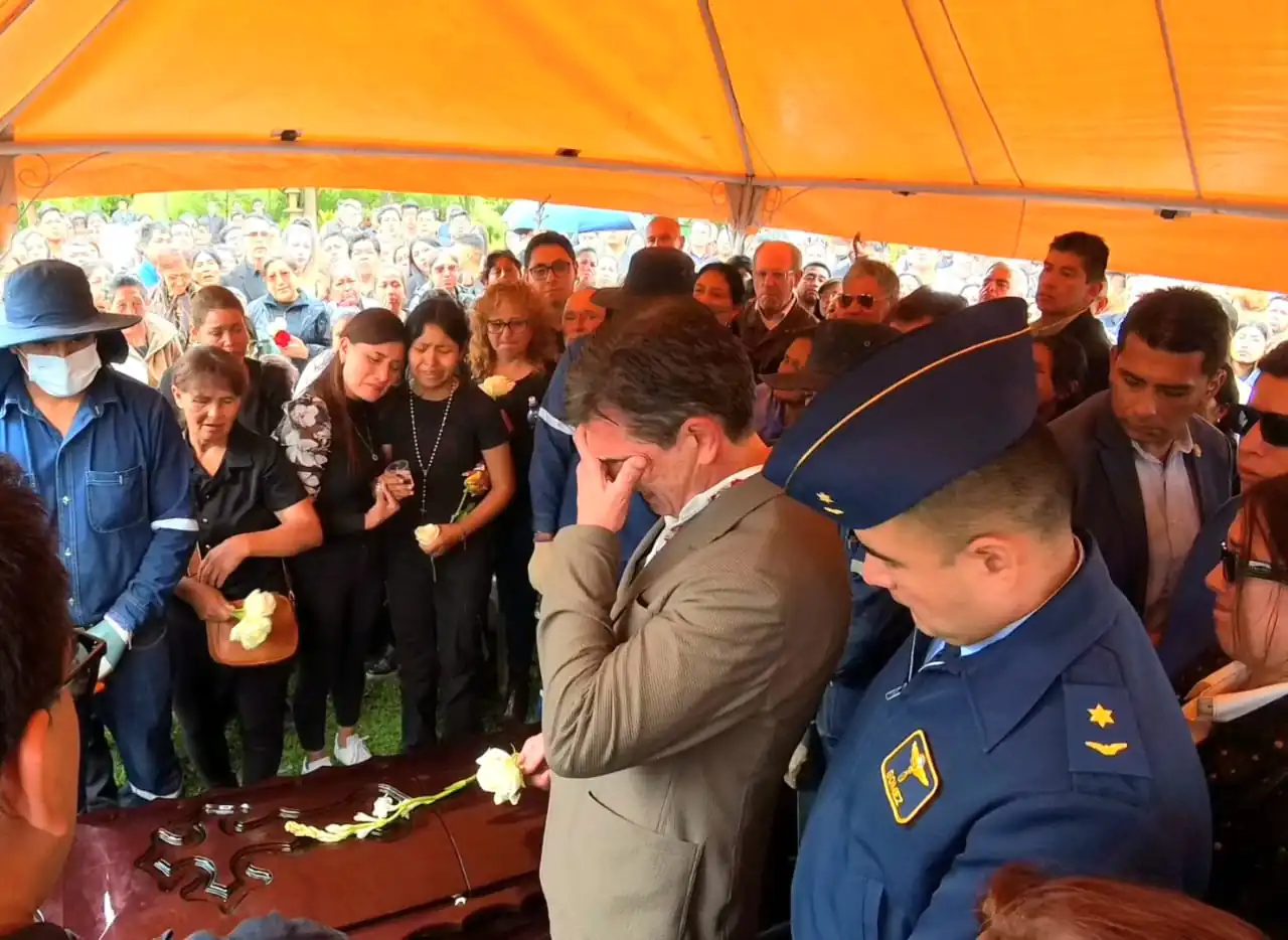 El presidente Paz acompaña las exequias de Aramayo en Tarija