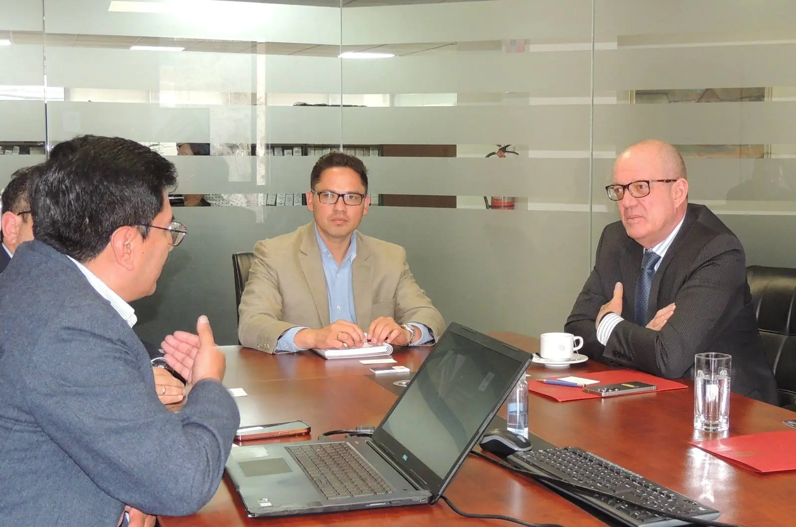 CNI y Embajada de Perú acuerdan impulsar un consejo empresarial