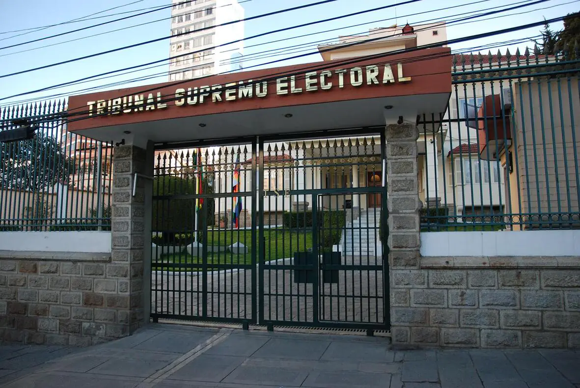 TSE reinicia análisis de situación de tres candidatos a alcaldía de El Alto