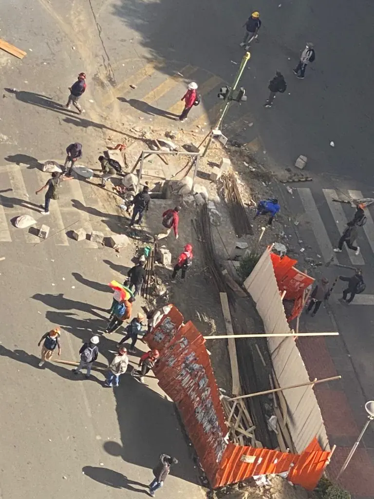 La Alcaldía de La Paz denuncia a marchistas por destrozos y robo de material