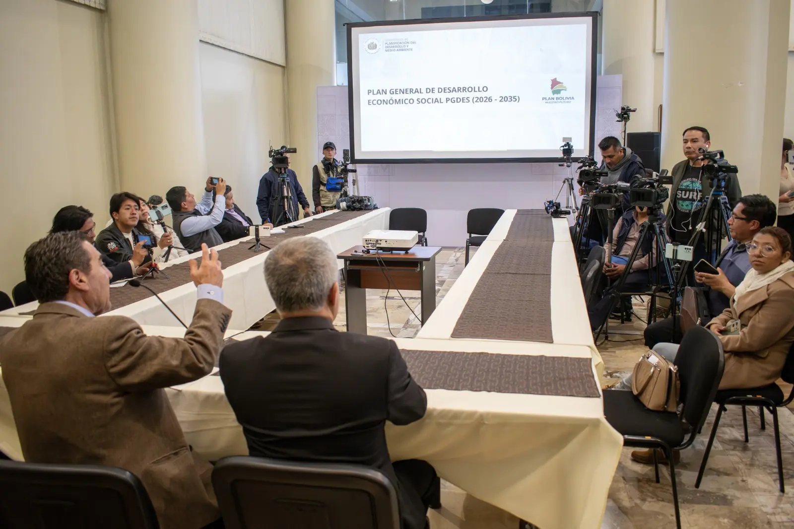 Gobierno revela que el anterior PDES solo se ejecutó en 27%