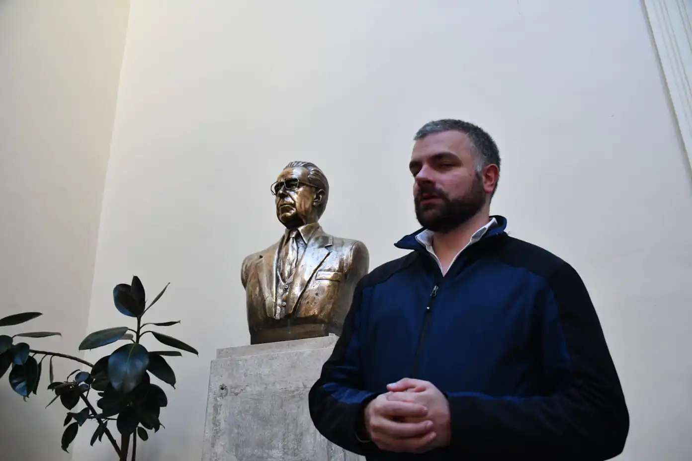 Ormachea destaca reposición del busto de Paz Estenssoro en la Asamblea