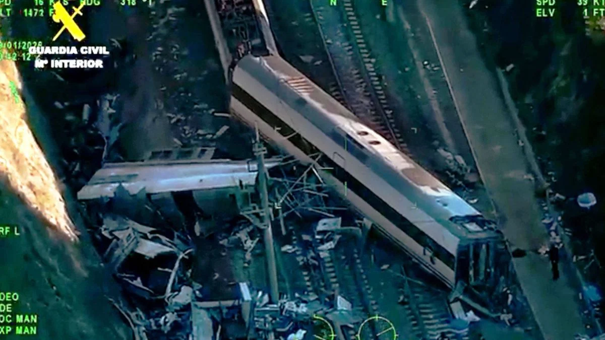 Sube a 39 la cifra de muertos por grave accidente ferroviario en España