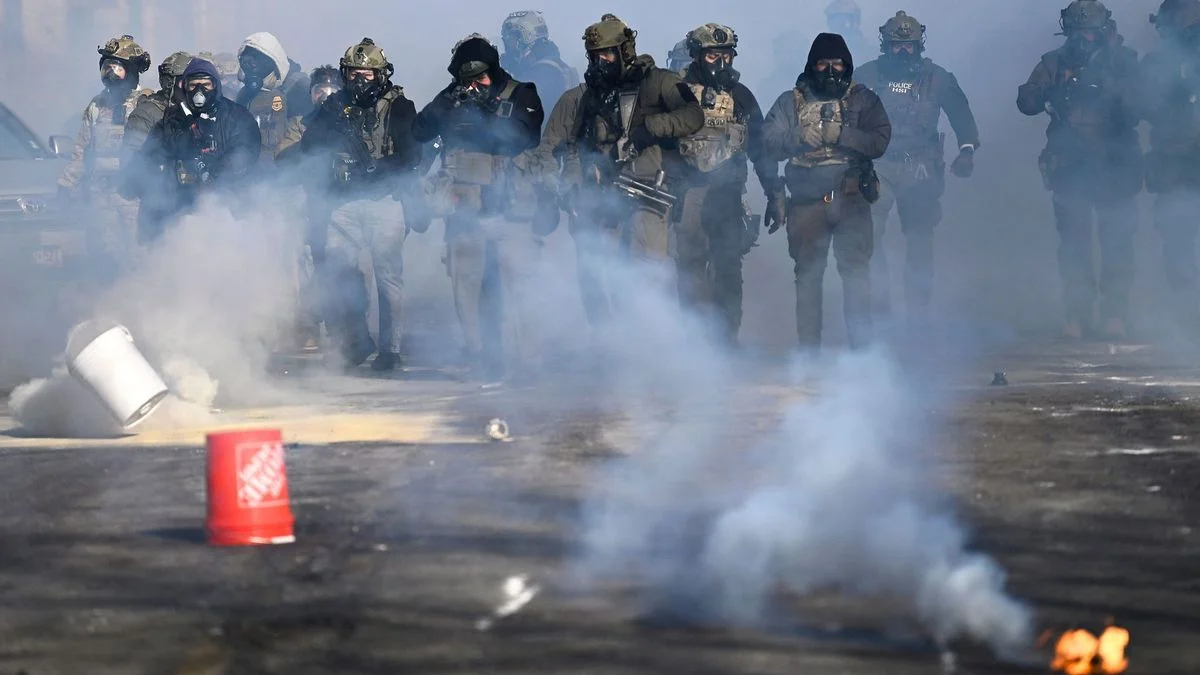 Agentes federales matan a tiros a un hombre en medio de protestas en Minneapolis