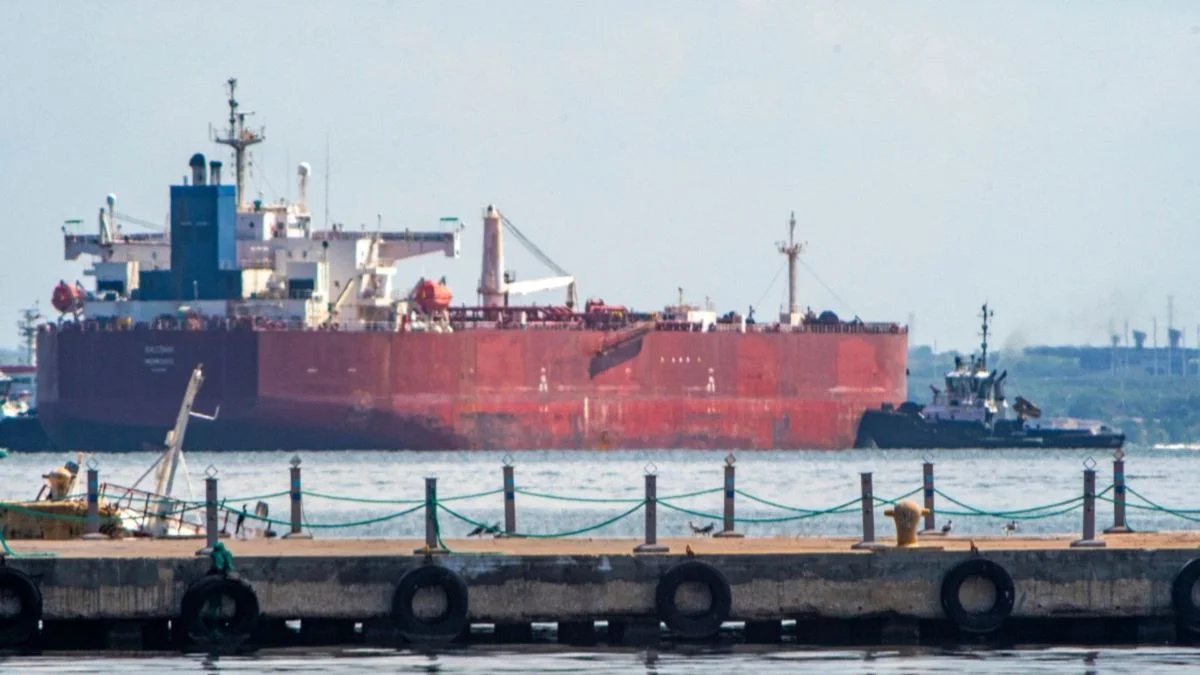 Rusia envía submarino para escoltar el petrolero que EEUU trata de confiscar en Venezuela