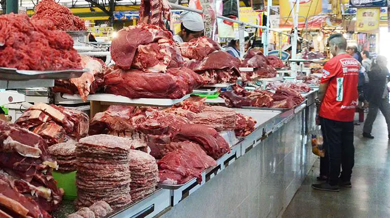 Gobierno acuerda con ‘cárnicos’ garantizar abastecimiento y revisar precios