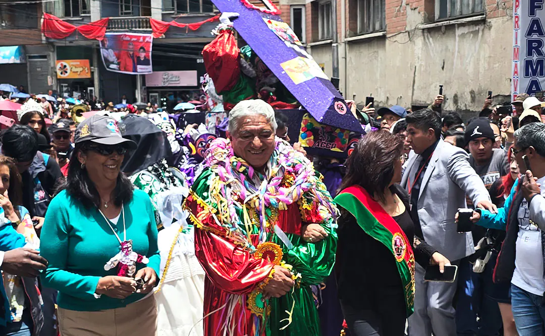 Desentierran al Pepino y comienza el Carnaval Paceño 2026