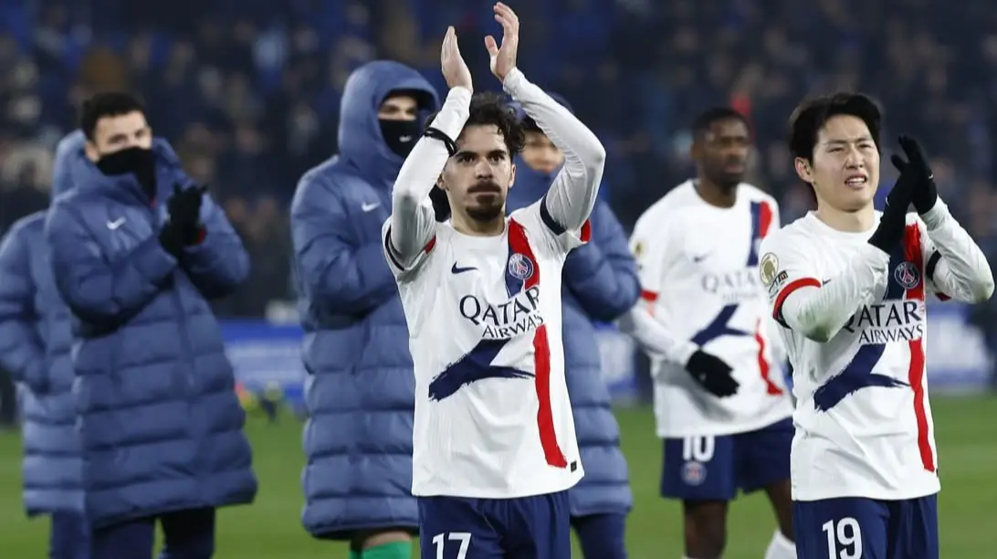 El PSG mantiene el perfil bajo pero guarda el liderato en Strasbourg