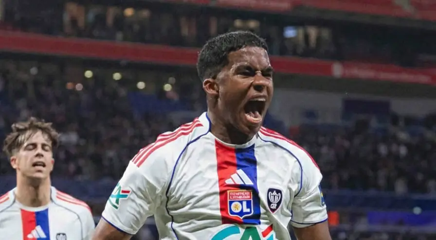 Un cañón de Endrick dirige al Lyon a cuartos de la Copa de Francia