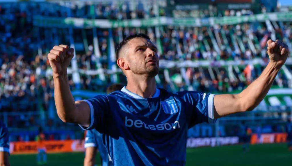 Racing renace con otra victoria y ya piensa en Boca