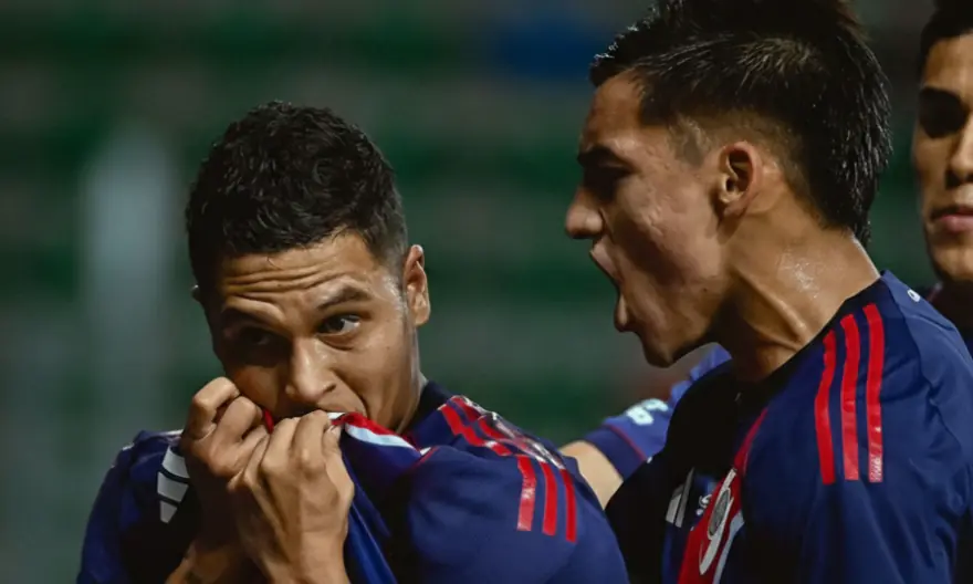 River sufre pero sigue en la Copa Argentina empujado por “Juanfer”