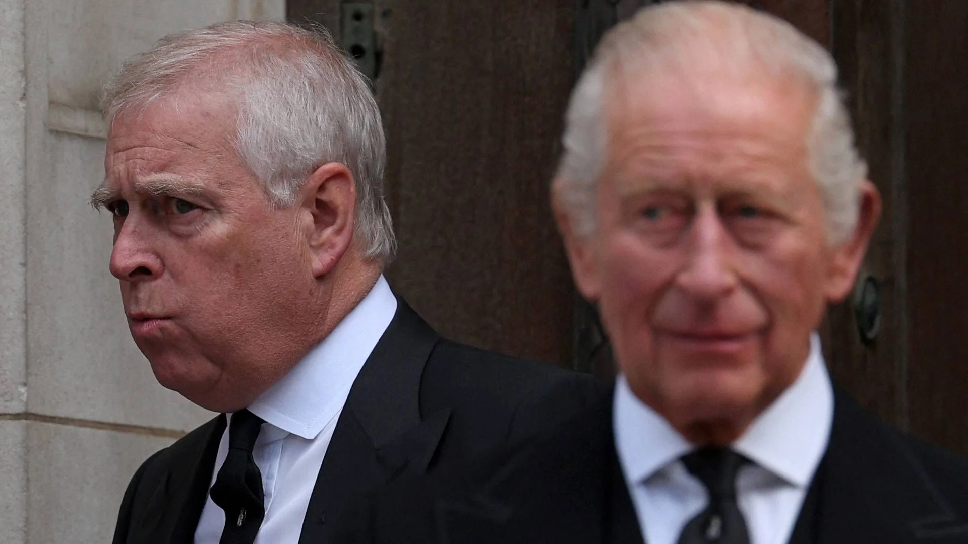 ¿Podría ir a la cárcel el hermano del rey Carlos III? Las consecuencias del arresto del ex príncipe