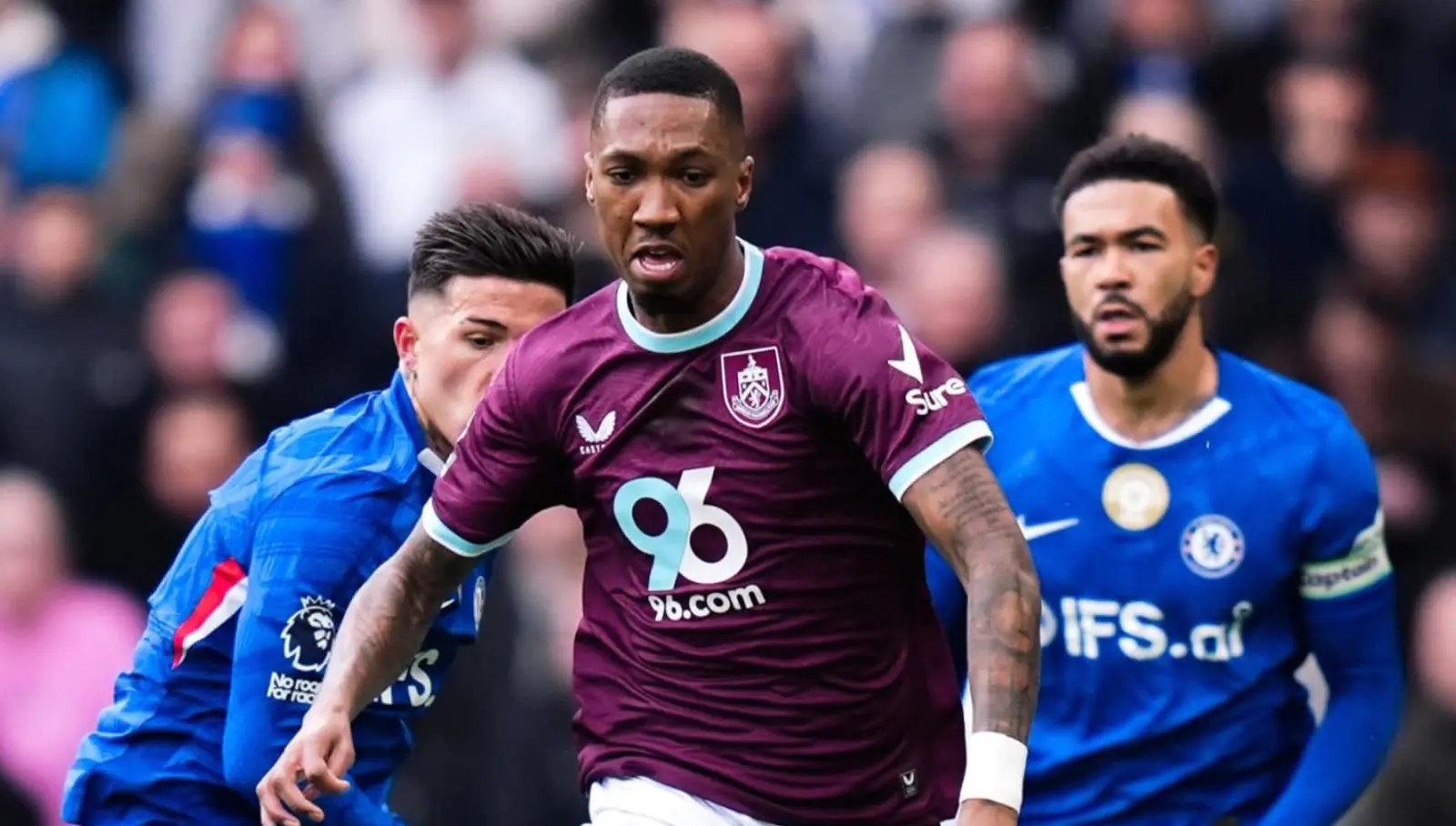 Aston Villa y Chelsea tropiezan en su camino hacia la Champions