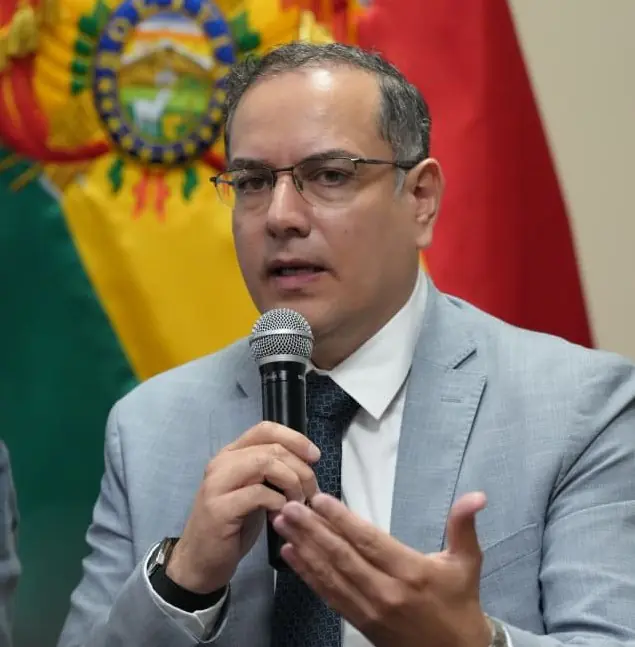 Fiscalía citará a Akly por compra de crudo con supuesto sobreprecio