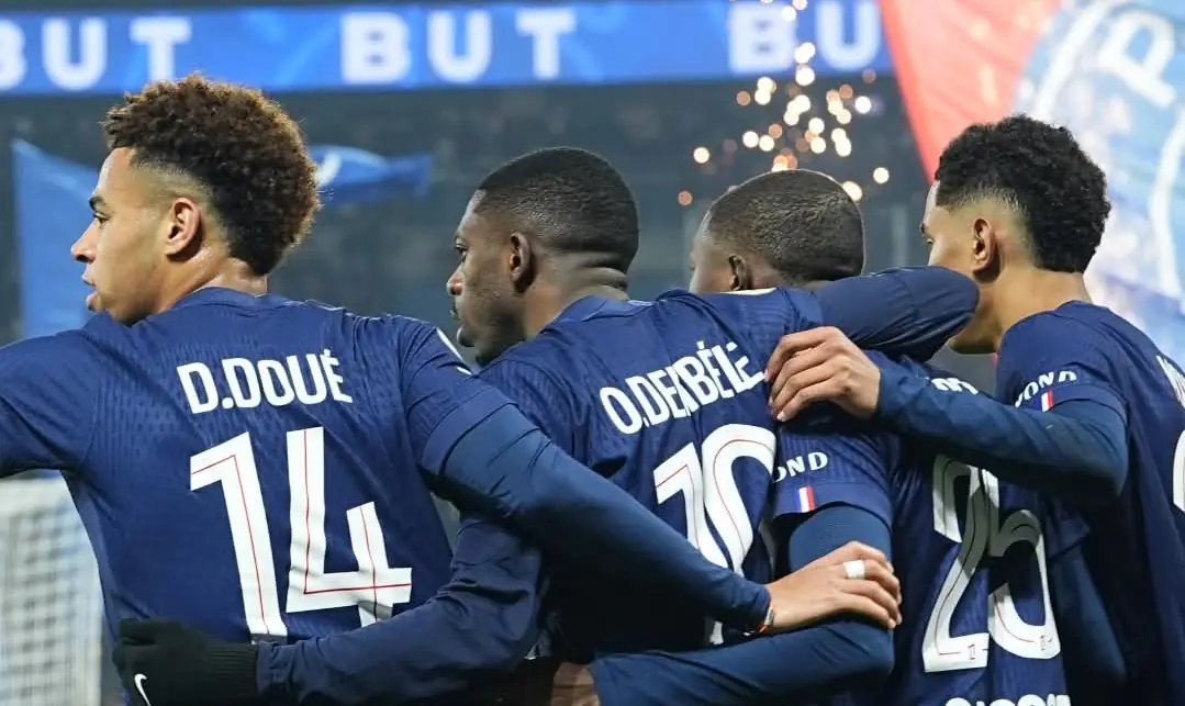 Recital de Dembélé ofrece al PSG el Clásico y el liderato