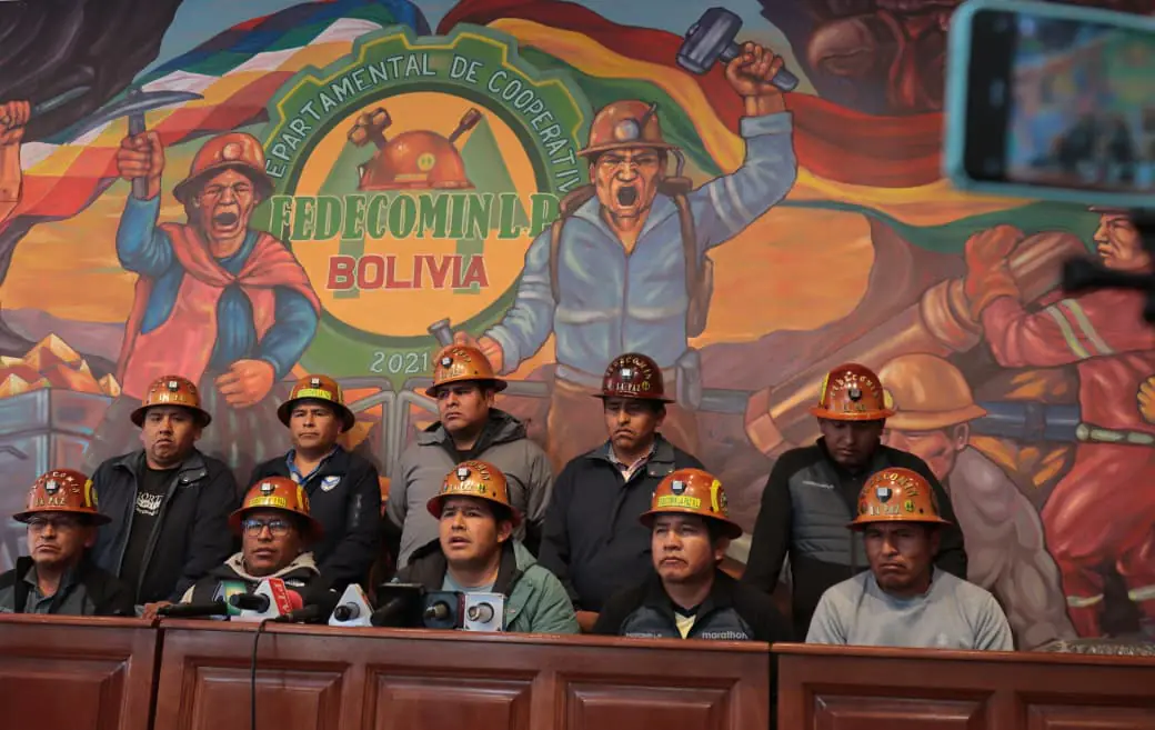 Cooperativas mineras rechazan impuesto de 4,8% al oro por falta de debate