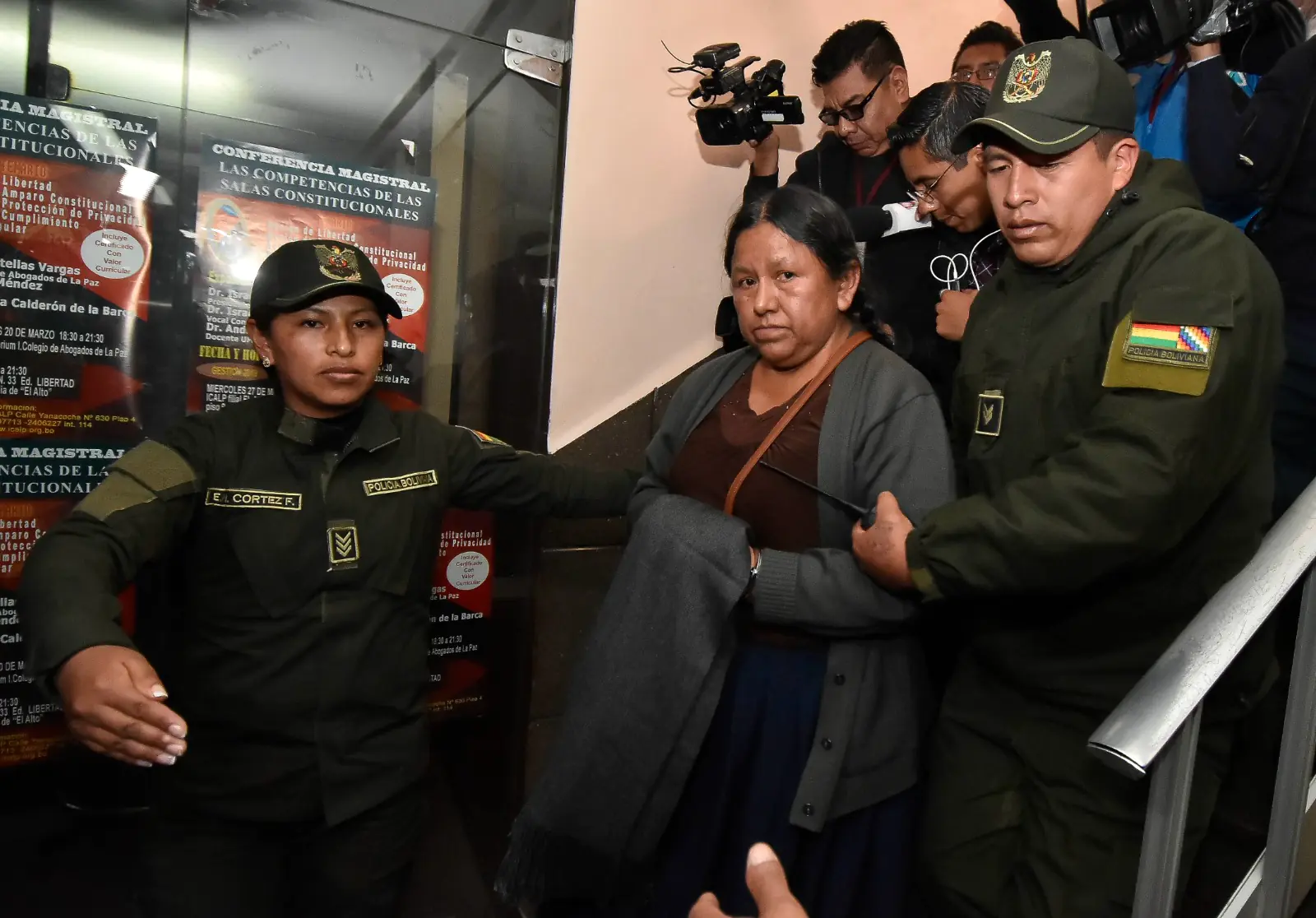 Fiscalía emite alerta migratoria contra Achacollo tras orden de aprehensión