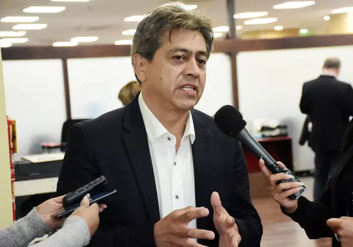 Cossío anuncia acciones legales tras su inhabilitación