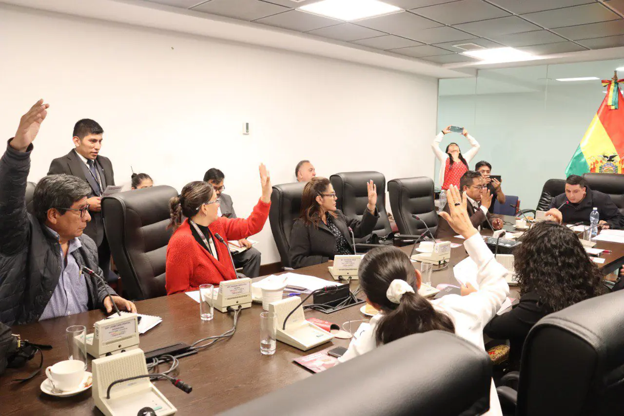 Comisión rechaza abrogar el Impuesto a las Grandes Fortunas