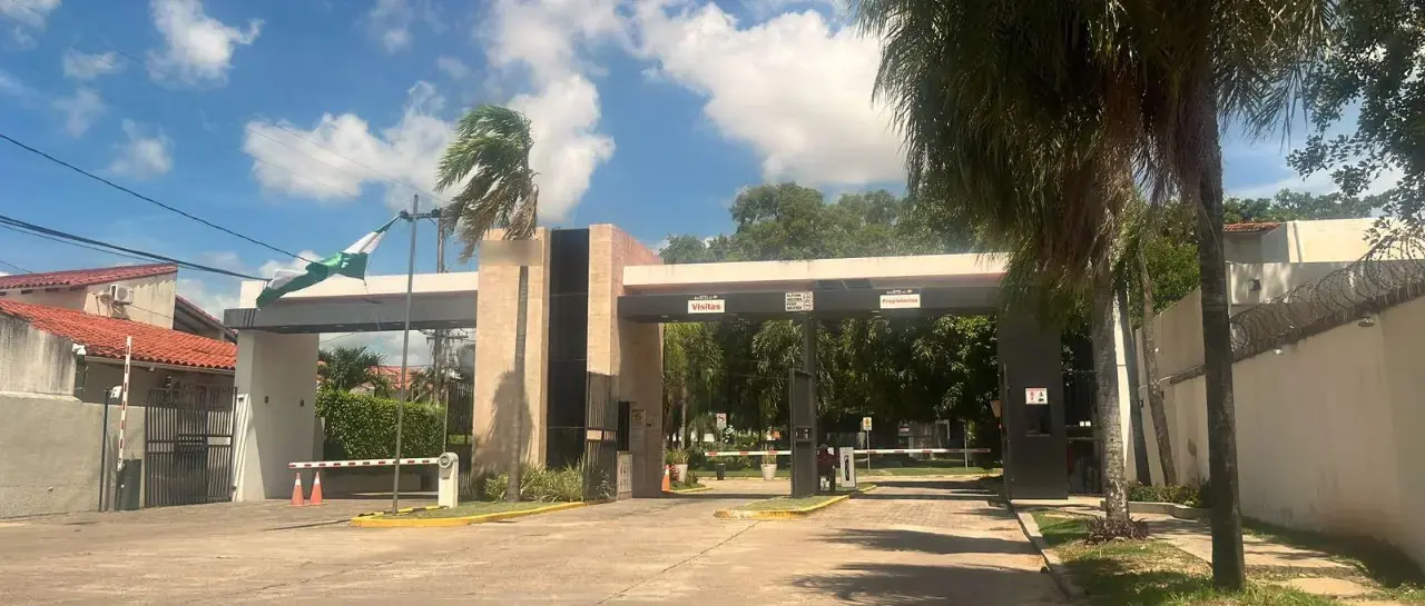 Allanan vivienda de exgerente de YPFB y secuestran documentos
