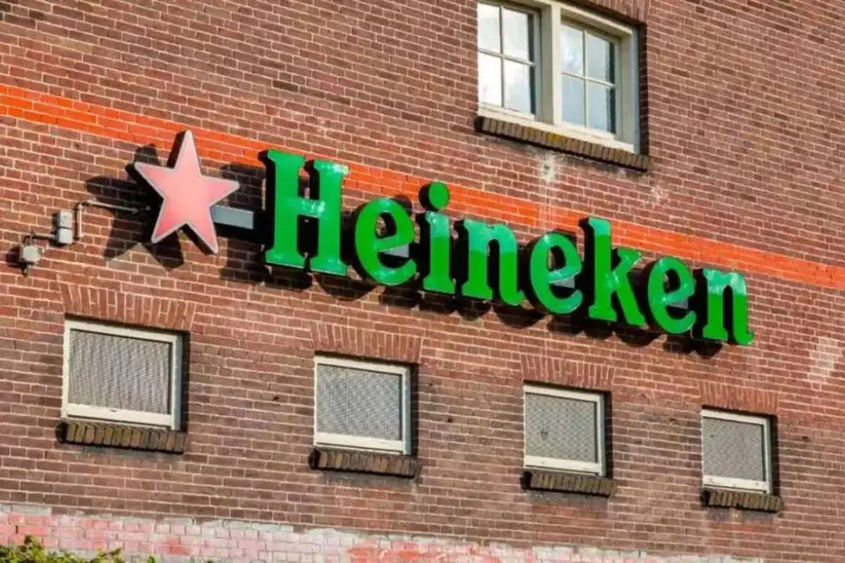 Cervecería Heineken en apuros, anuncia recorte de hasta 6.000 empleos