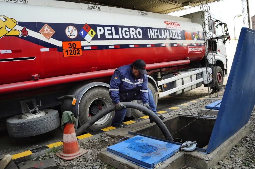 YPFB garantiza calidad del combustible en el mercado nacional