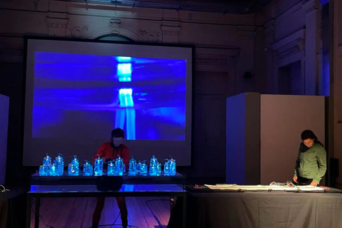 Karla Kracht & Aruma presentan ‘Electric Garden #2’, una instalación transmedia