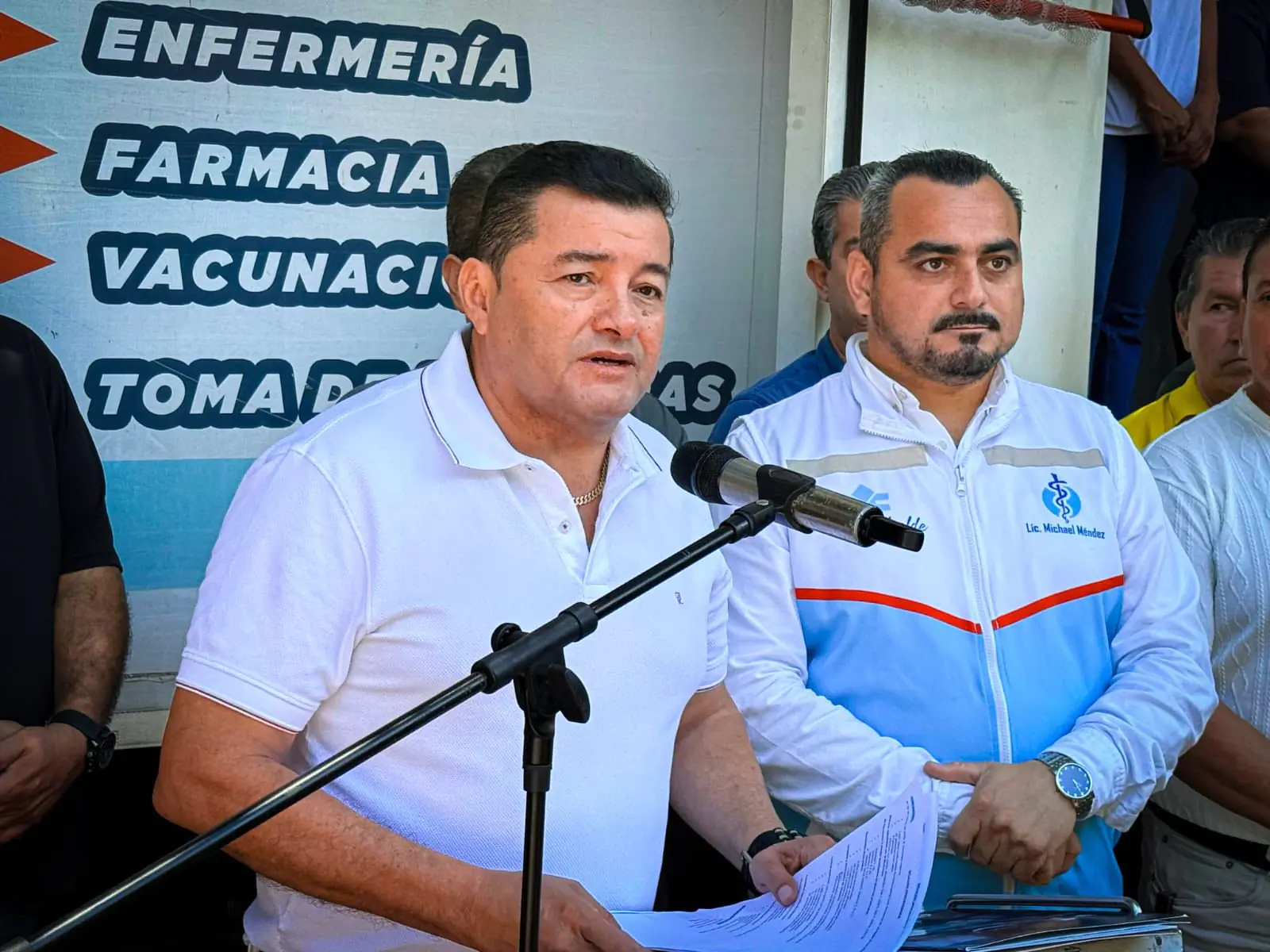 Fernández reaparece en la minga por el chikungunya tras salir de la cárcel