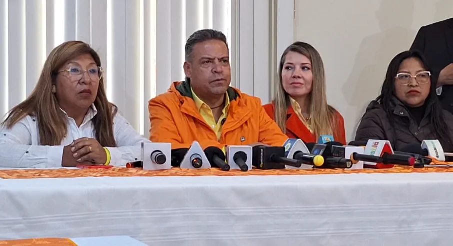 Revilla moviliza a 9.000 delegados con apoyo de sistema digital en La Paz