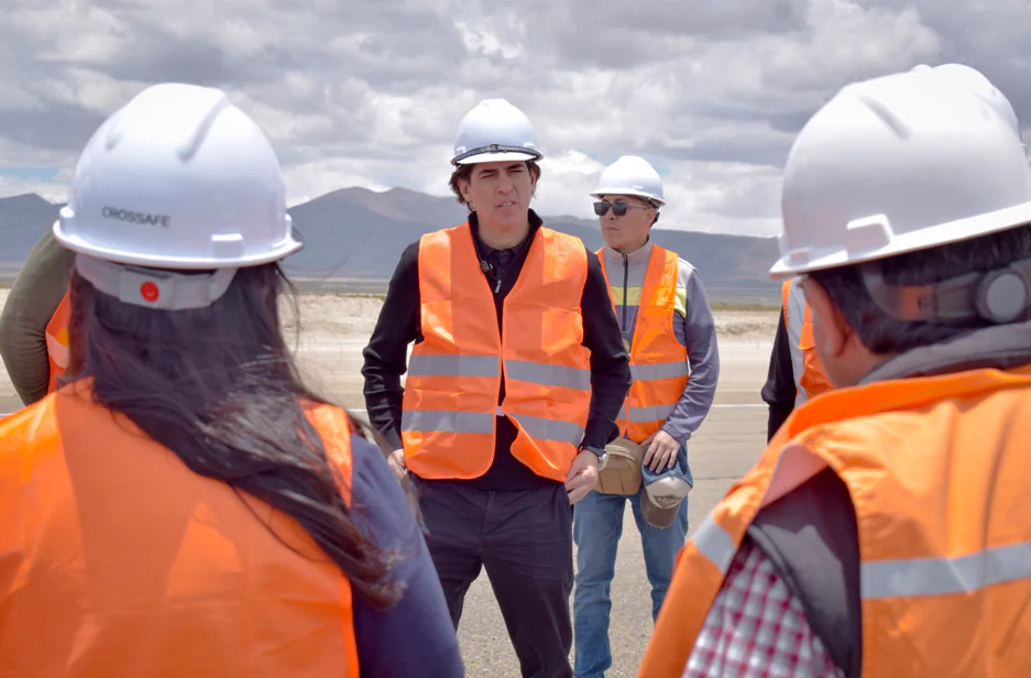 Zamora atribuye el mal estado de las carreteras al despilfarro y la mala gestión