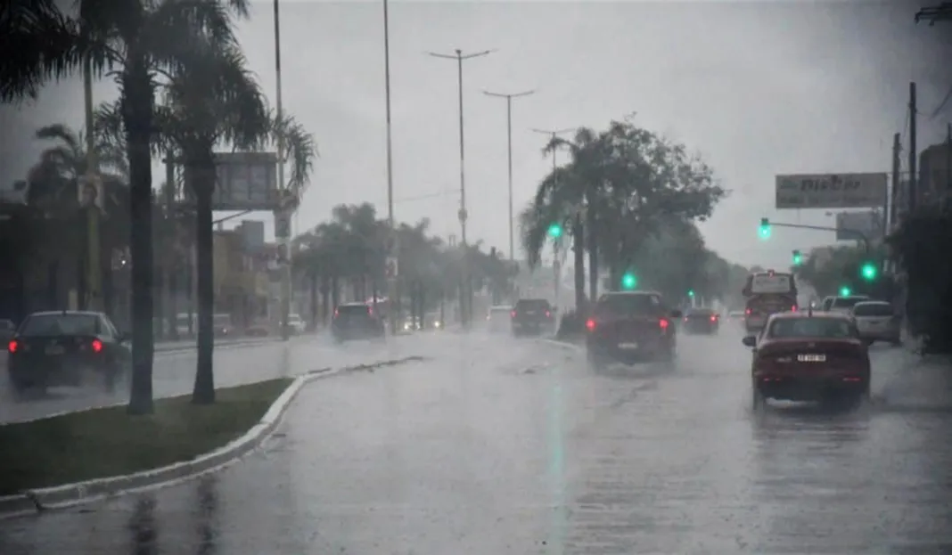 Lluvias, vientos y posibles desbordes, el pronóstico para la jornada electoral